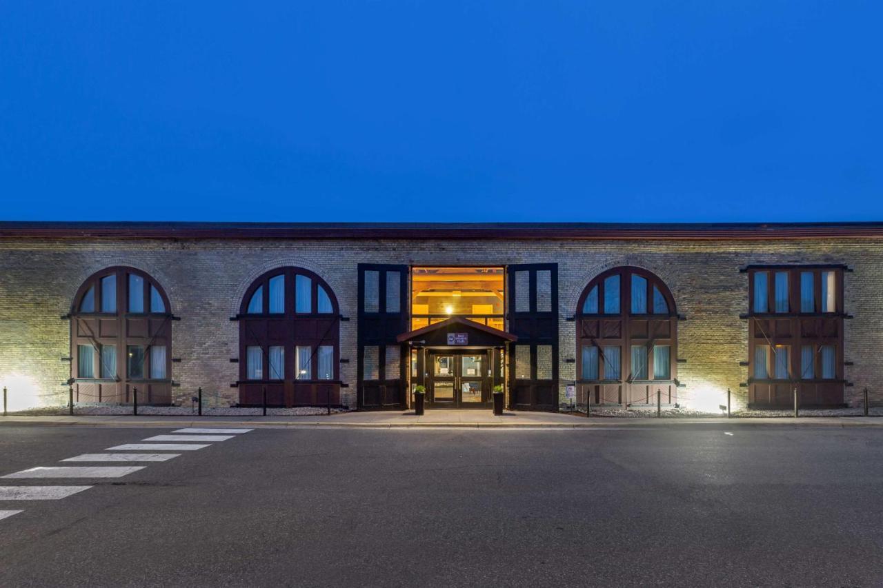 Western Park Hotel 3*