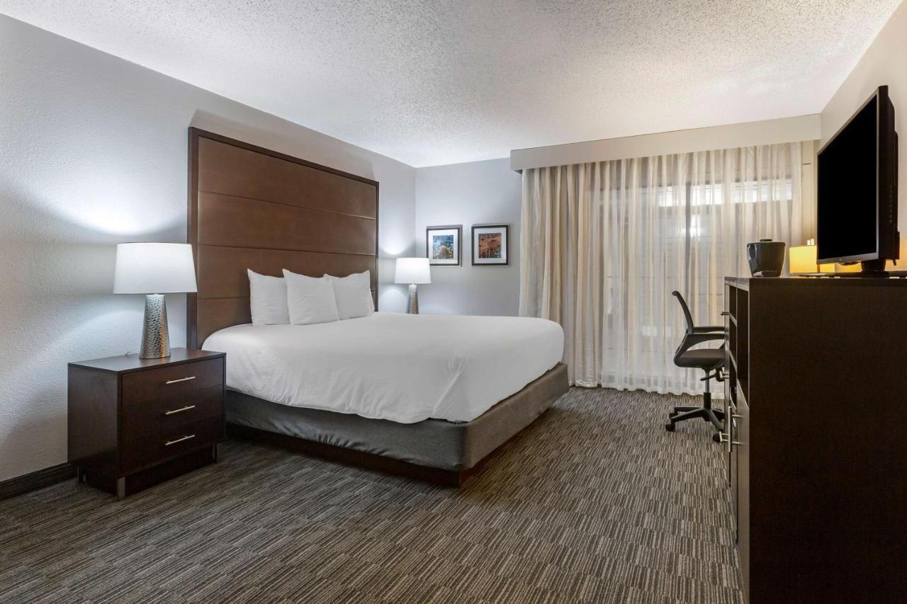 Western Park Hotel 3*